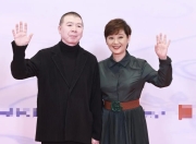 徐帆辟谣与冯小刚离婚：我们两口子关系坚如磐石