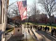 美国脆弱的未来精英，终将直面真实世界