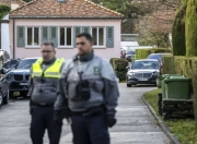 伊朗对特朗普双管齐下：一边让步，一边武力威慑