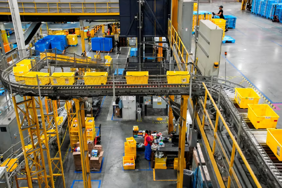 亚马逊销售额超越沃尔玛,登顶全球第一 第1张 亚马逊销售额超越沃尔玛,登顶全球第一 第1张